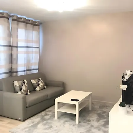 Moderne Au Centre De Paris, 3eme